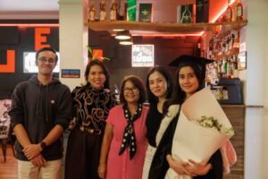 Beccy Graduation 5964